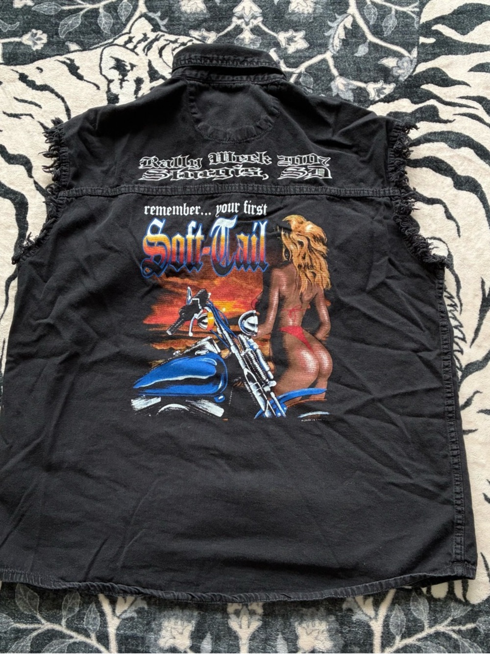 016 - VINTAGE 00s STURGIS SOUTH DAKOTA BIKE WEEK BIKER SLEEVELESS SHIRT